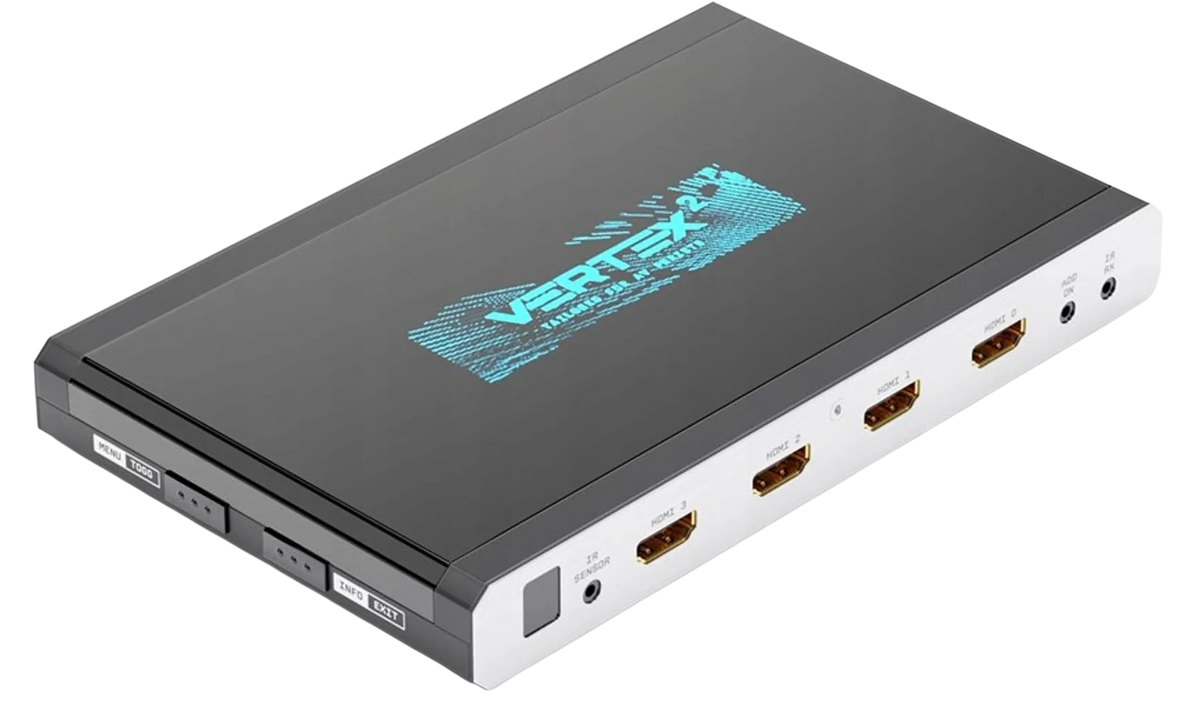 HDfury Vertex 2 HDMI-matris och switch sedd snett uppifrån, ingångssidan: IR-sensor, fyra HDMI-ingångar numrerade 0 till 3, add-on- och IR RX-uttag
