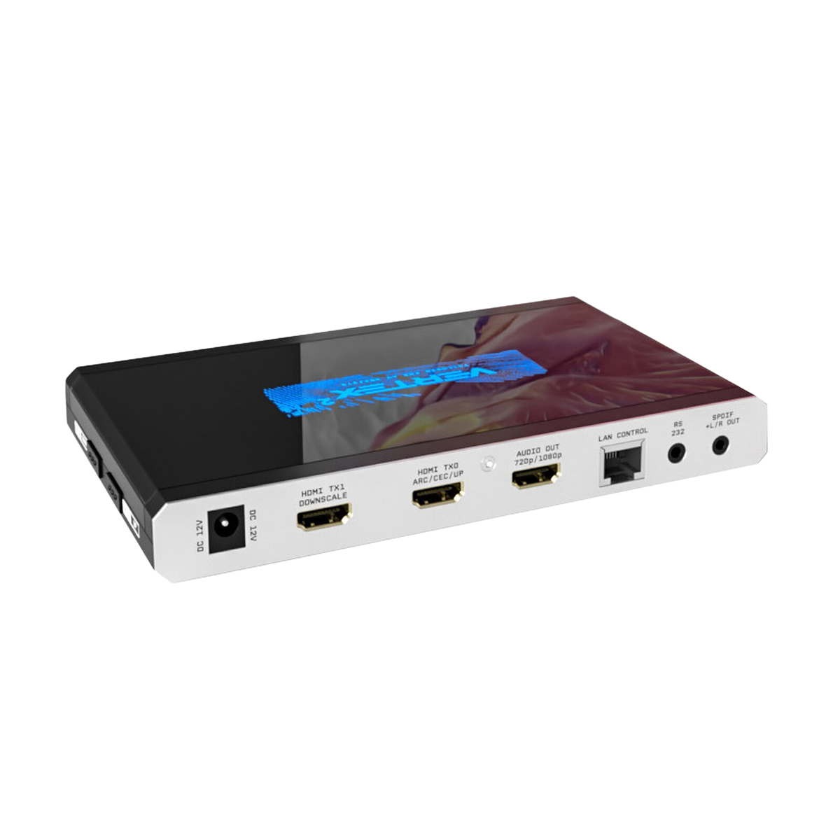 Närbild på utgångarna på HDfury Vertex 2: 12V DC, HDMI TX1 med nedskalning, HDMI TX0 med ARC, CEC och uppskalning, den dedikerade HDMI-ljudextraktorutgången, LAN-styrning, RS232 och optisk S/PDIF